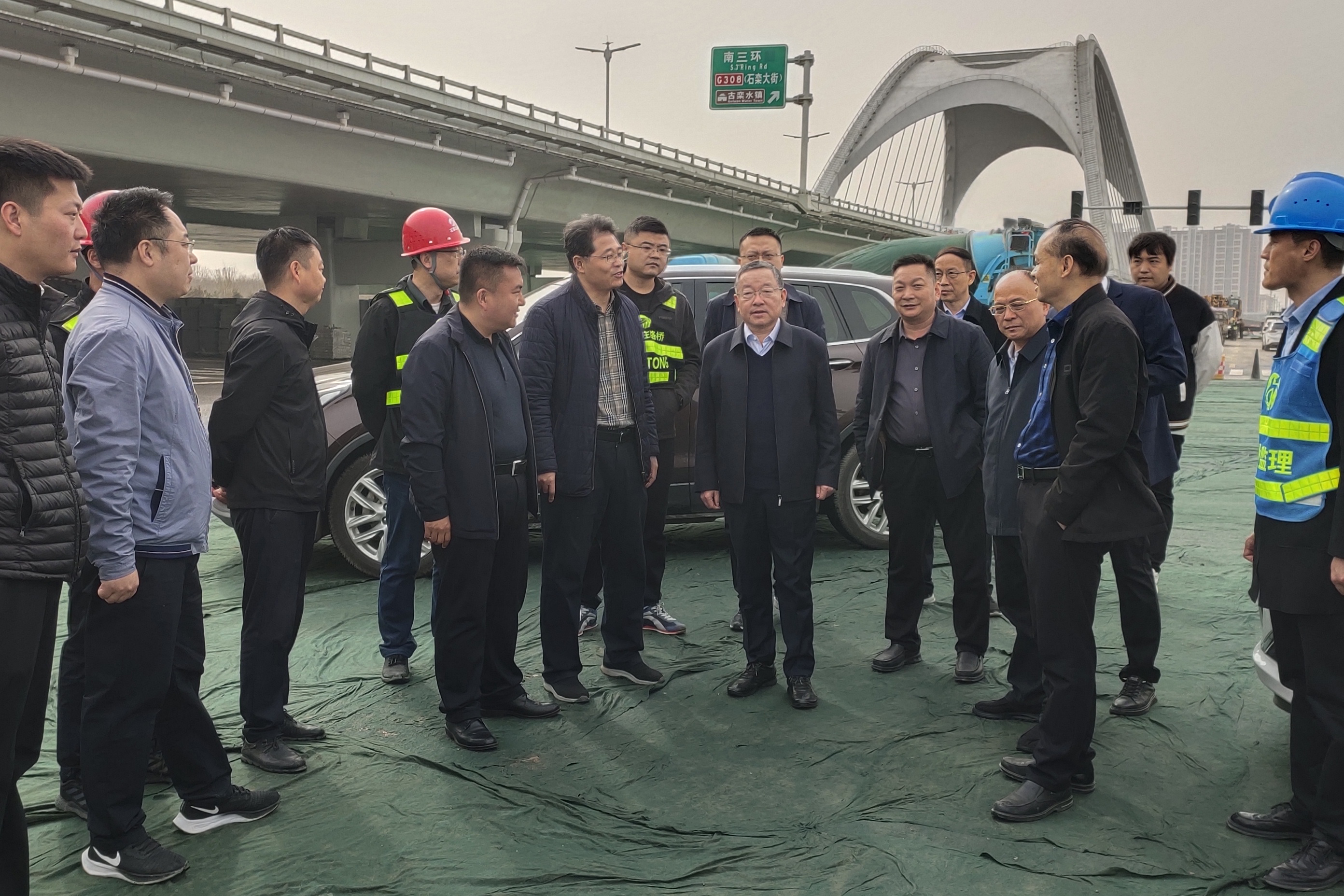 交投集團領導對各重點項目開展大氣污染防治、安全生產(chǎn)督導檢查